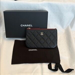 Chanel “Mini O” Small Cosmetic Pouch in Caviar Leather (Like New Condition) 🖤🖤🖤